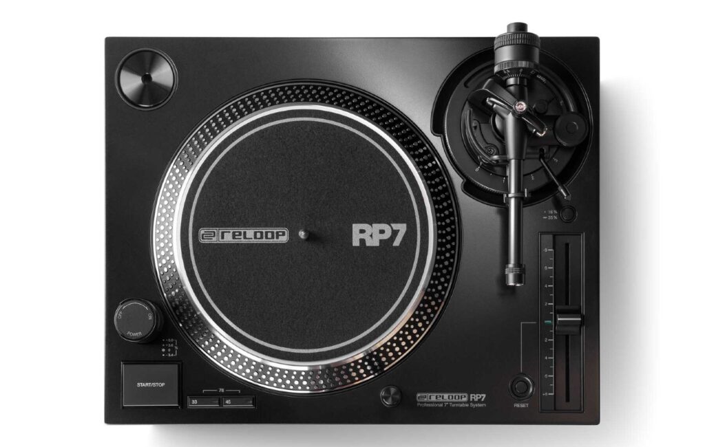 Reloop、業界初のプロ仕様7インチレコード専用DJターンテーブル「RP-7」発表!