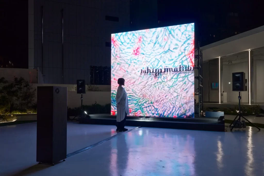 ライゾマティクスが京都大学にて「AIの再帰的な自己学習と創造性の進化」をテーマにしたプロジェクト『recursive』を展示!