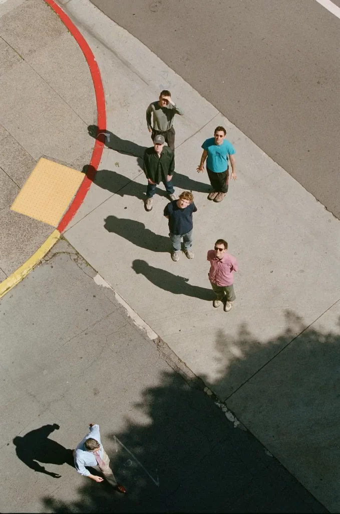 羊文学の最新アルバムDXエディション第二弾『D o n’ t L a u g h I t O f f (T r u l y D e l u x e)』にUKからSQUIDが参加