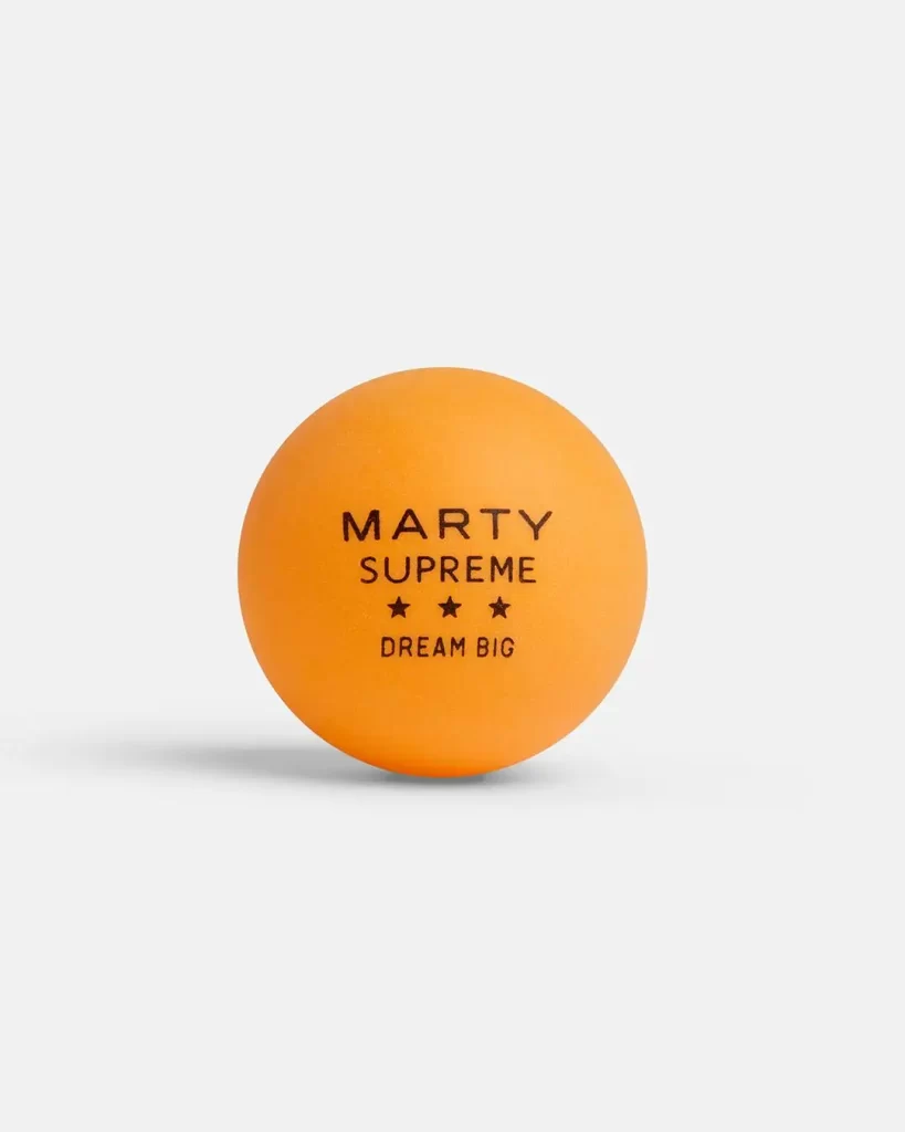 先着特典：
『マーティ・シュプリーム』
オリジナル・ピンポン玉
Image: Beatink