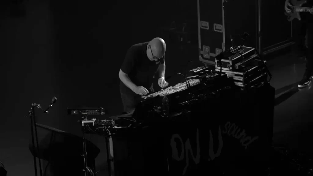 Adrian Sherwood、2025年に行われたDUB SESSIONS 20th Anniversaryでのバンドセット・ライブ映像が公開!