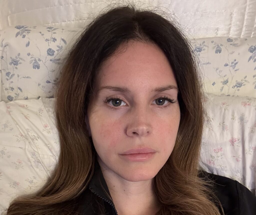 Lana Del Ray、最新シングル「White Feather Hawk Tail Deer Hunter」 をリリース!