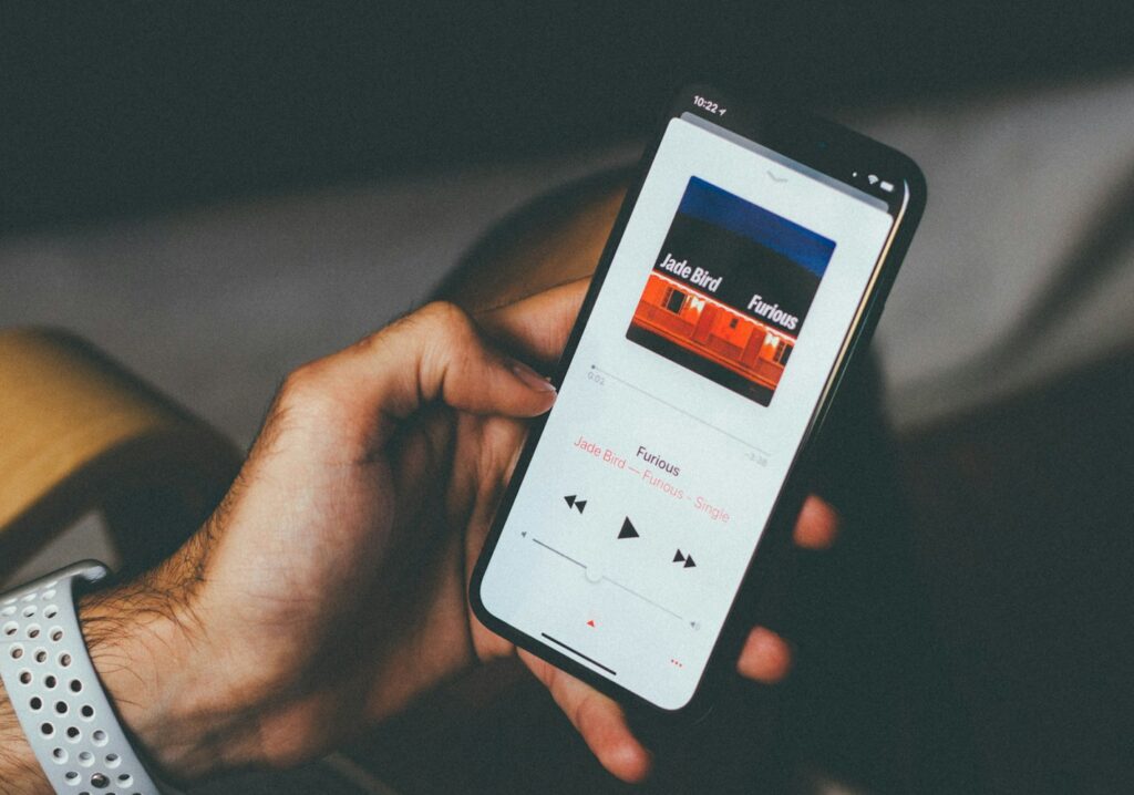 Apple Music、AI生成コンテンツに「透明性タグ」を導入