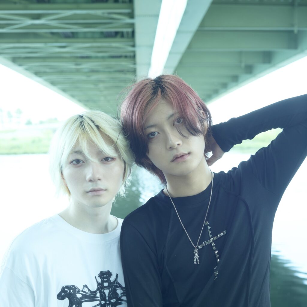 EAERAN、“botanical techno × hyperpop” をコンセプトに掲げた「Aft+erglow」リリース!